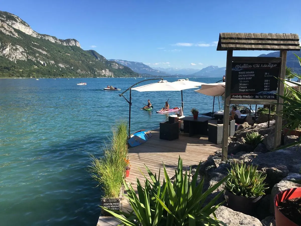 Guest house Chambres D'Hotes Des Lodges De La Cascade Yenne